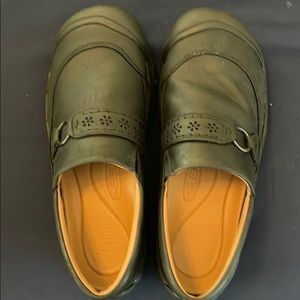Keen black 9.5 flat shoes